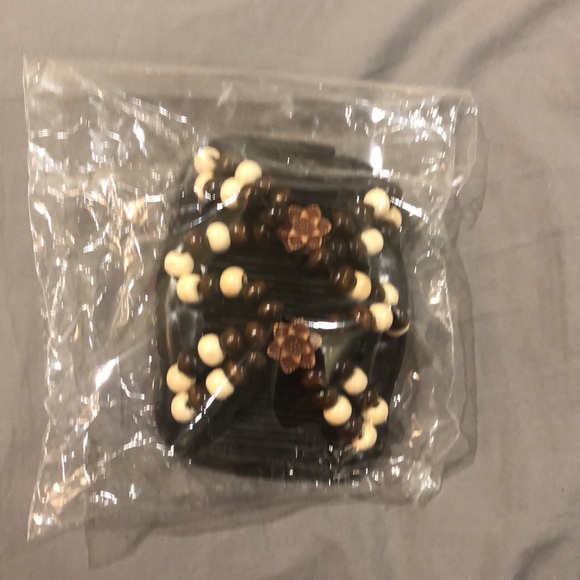 🐝Hair comb with beads. FREE🐝with any $35+ order (before tax etc) - Picture 5 of 5